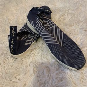 Kenzie brand stretch knit style tennis shoes.